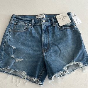 Abercrombie & Fitch mom short NWT